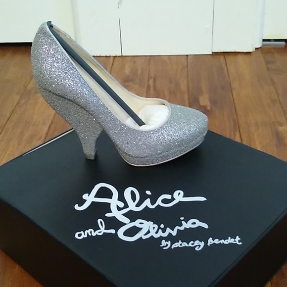 NIB alice and olivia Robyn pump - Picture 1 of 6